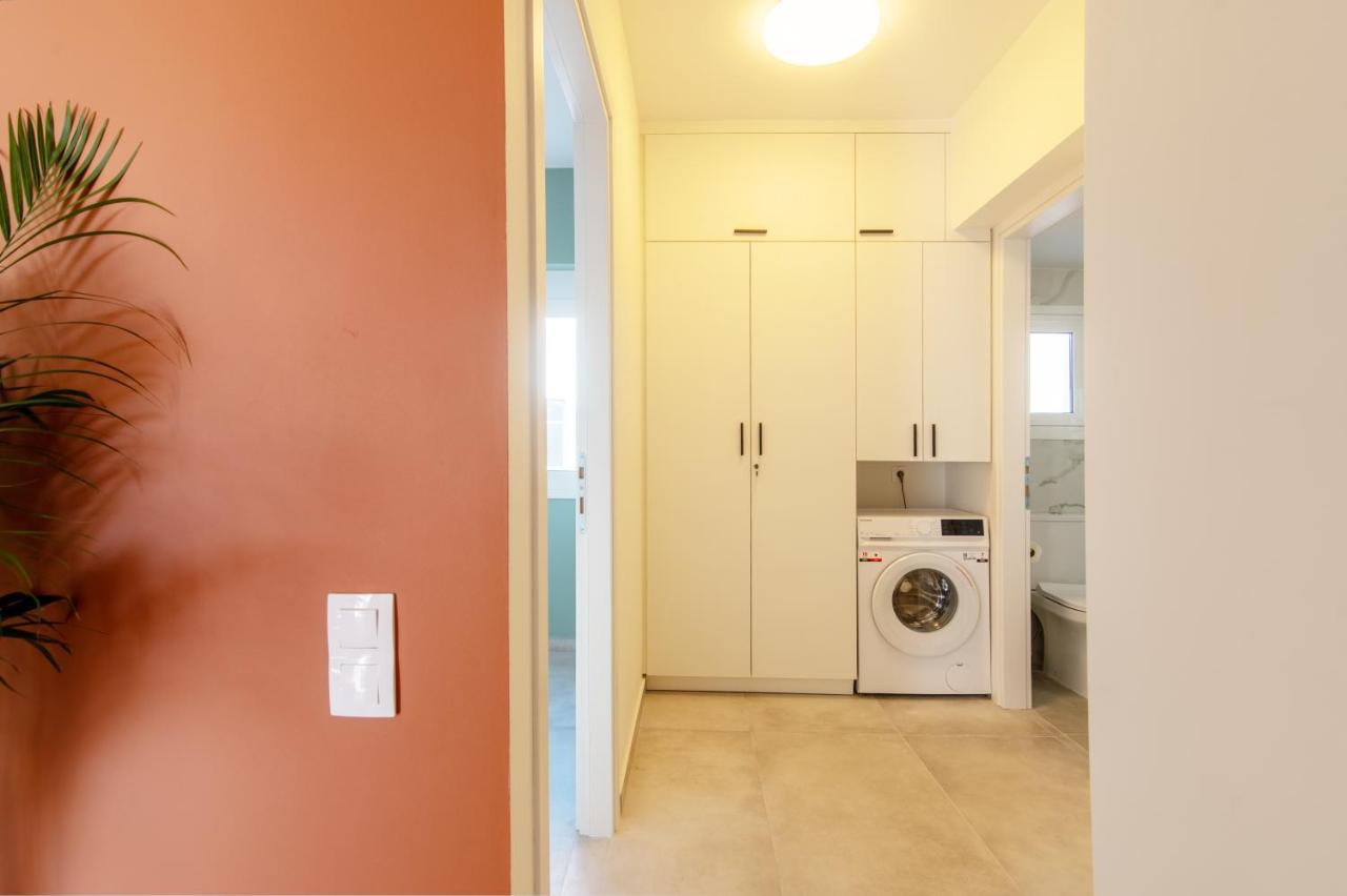 Stunning 2-Bedrooms Apartment In The Heart Of Афины Экстерьер фото