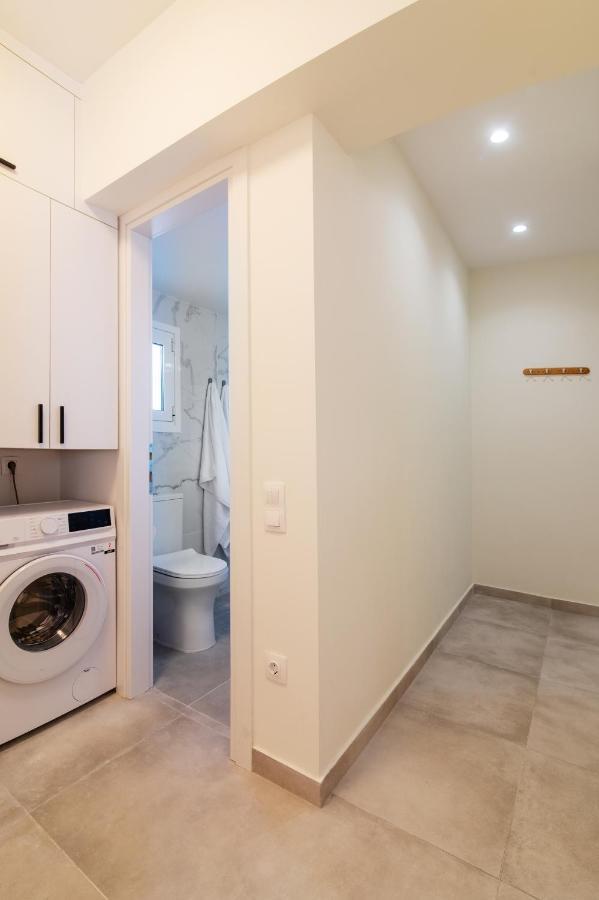 Stunning 2-Bedrooms Apartment In The Heart Of Афины Экстерьер фото