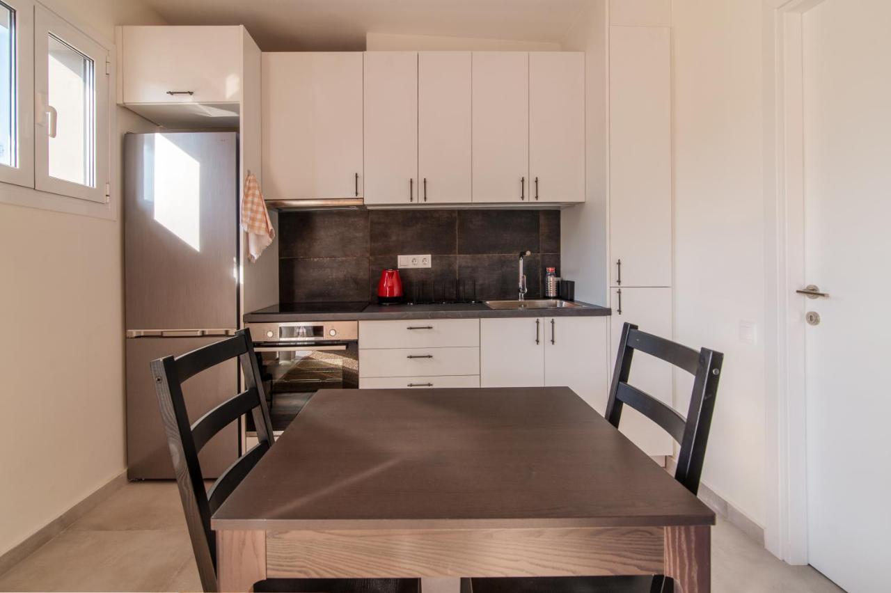 Stunning 2-Bedrooms Apartment In The Heart Of Афины Экстерьер фото