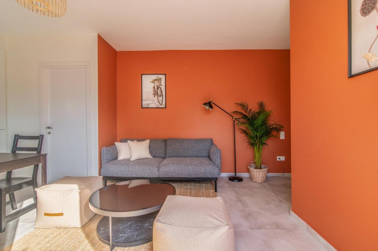 Stunning 2-Bedrooms Apartment In The Heart Of Афины Экстерьер фото