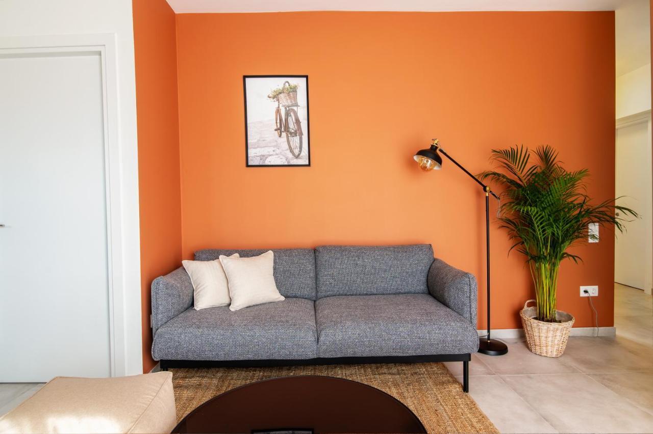 Stunning 2-Bedrooms Apartment In The Heart Of Афины Экстерьер фото