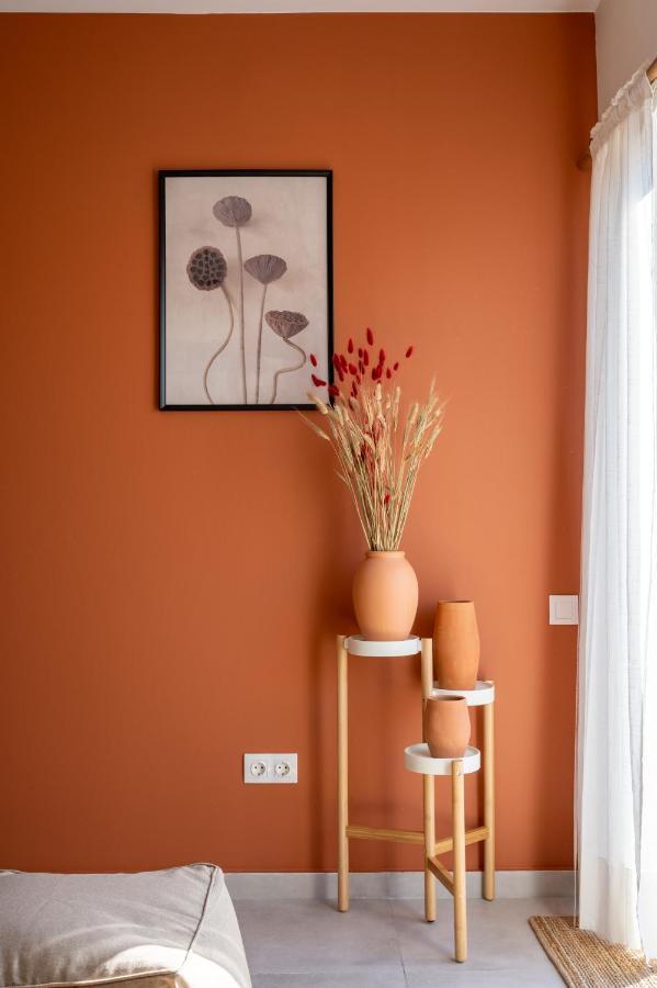 Stunning 2-Bedrooms Apartment In The Heart Of Афины Экстерьер фото